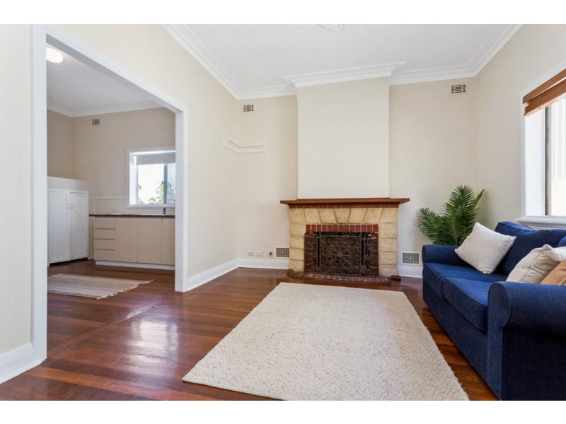 8B Southend Road, Hamilton Hill WA 6163