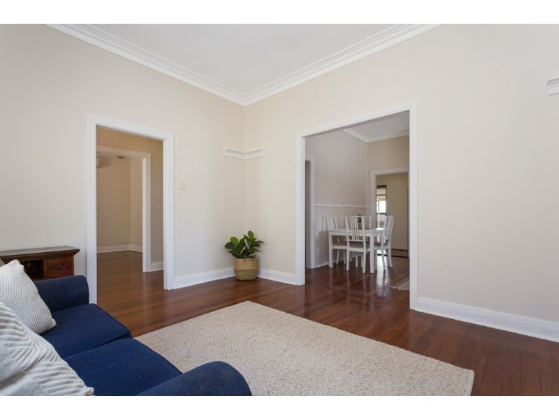 8B Southend Road, Hamilton Hill WA 6163