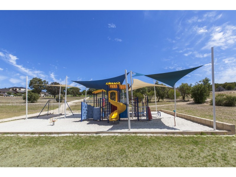 10A Soric Rise, Coogee WA 6166