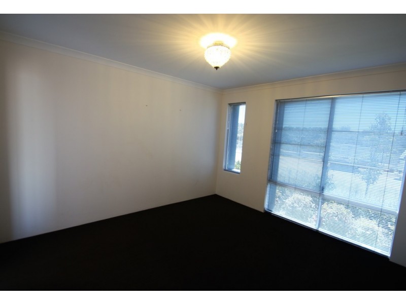 8 Apium Mews, Munster WA 6166