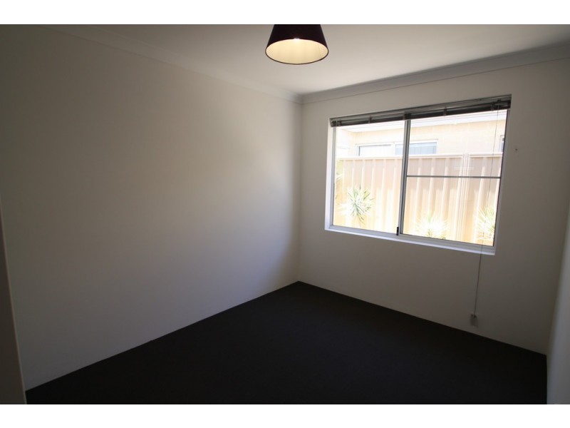 8 Apium Mews, Munster WA 6166