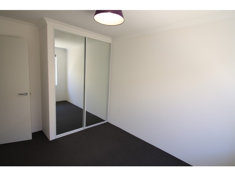 8 Apium Mews, Munster WA 6166