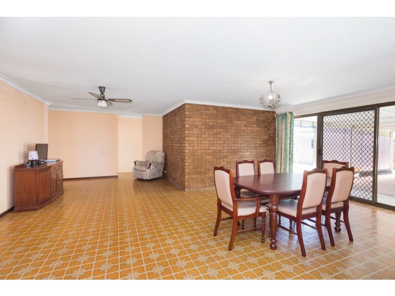 3 Leavis Place, Spearwood WA 6163