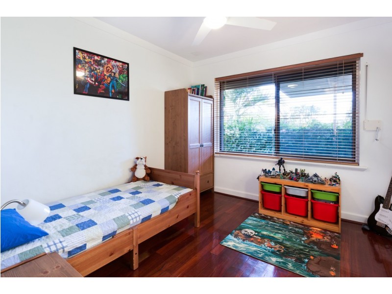 26 Arthur Road, Hamilton Hill WA 6163