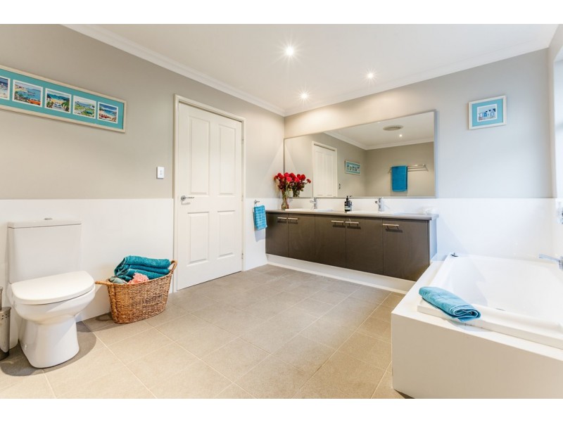 8 Regelia Vista, Beeliar WA 6164