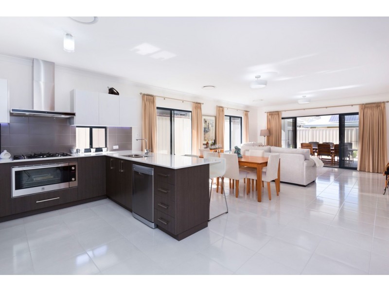 99 Entrance Road, Spearwood WA 6163