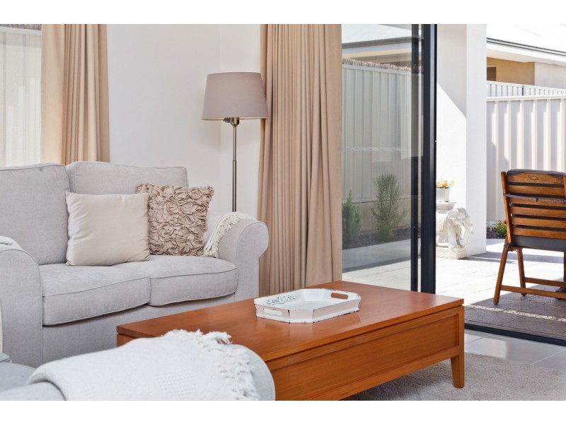 99 Entrance Road, Spearwood WA 6163