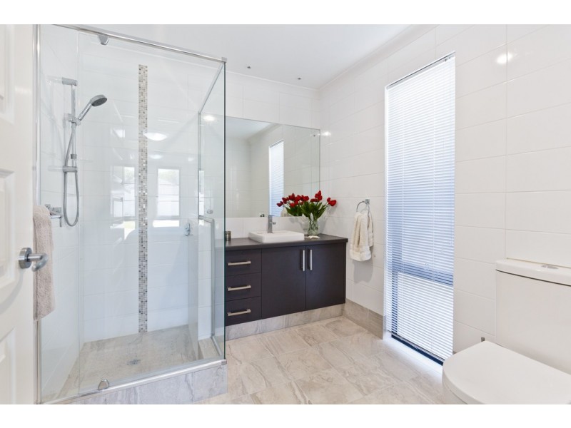 99 Entrance Road, Spearwood WA 6163