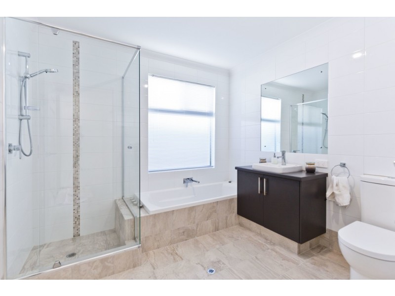 99 Entrance Road, Spearwood WA 6163