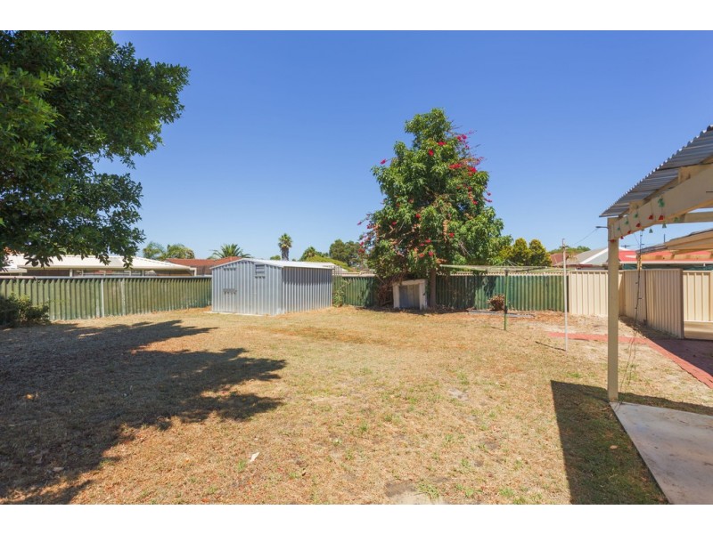 92 Elderberry Drive, South Lake WA 6164