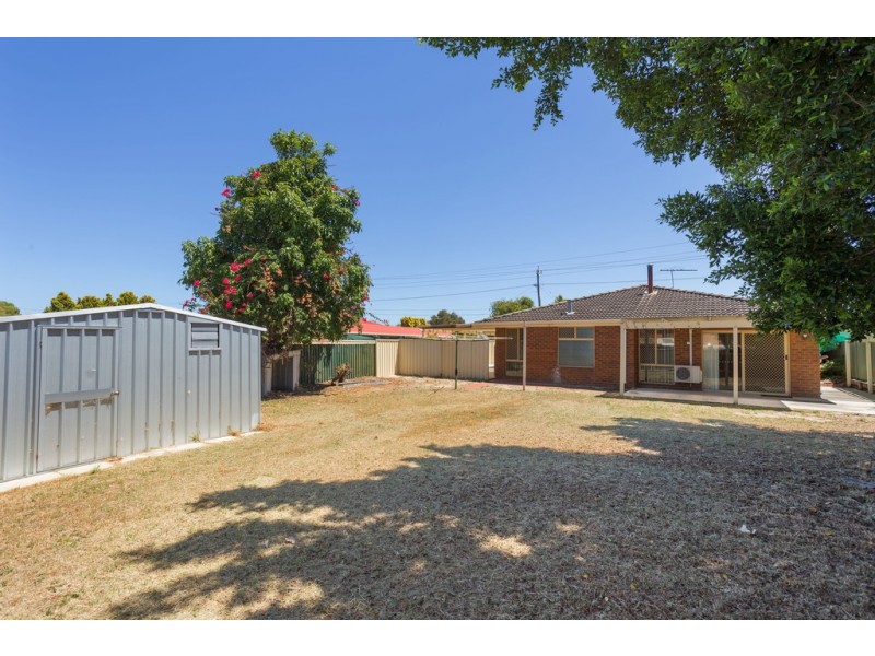 92 Elderberry Drive, South Lake WA 6164