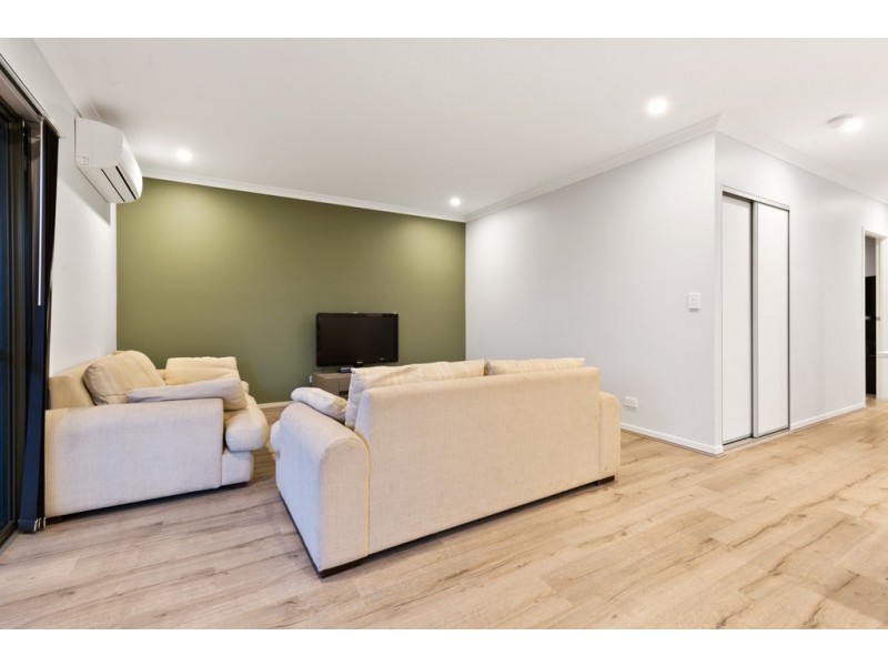 86 Entrance Road, Spearwood WA 6163