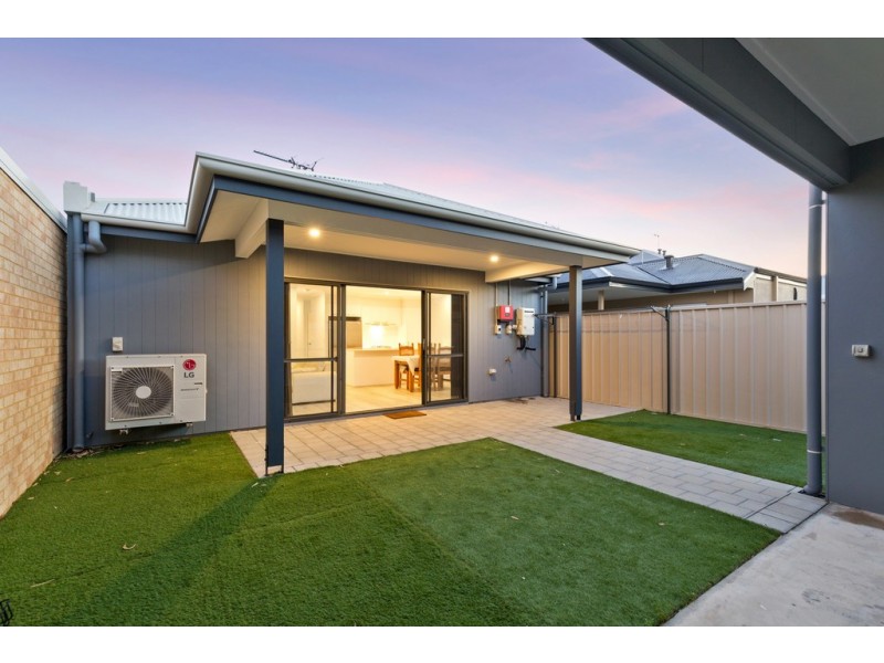 86 Entrance Road, Spearwood WA 6163