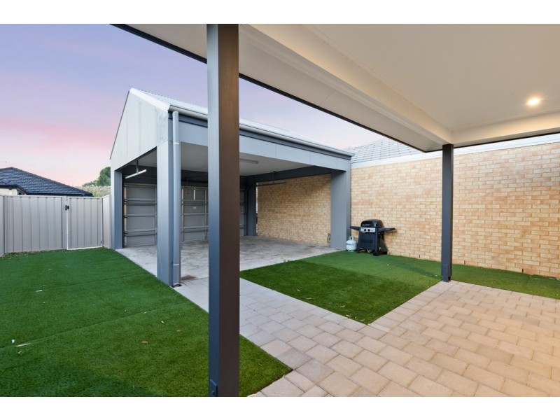 86 Entrance Road, Spearwood WA 6163