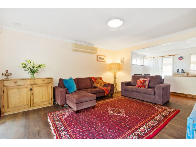 19 Lorraine Place, Hamilton Hill WA 6163