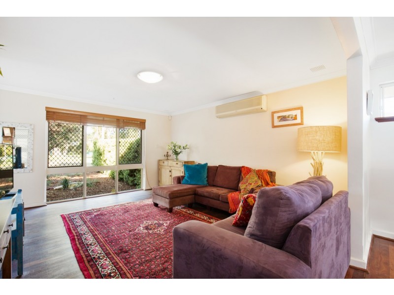 19 Lorraine Place, Hamilton Hill WA 6163