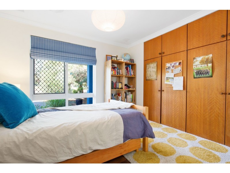 19 Lorraine Place, Hamilton Hill WA 6163