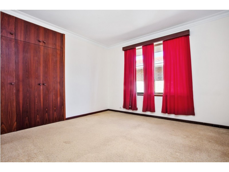 32 Skeahan Street, Spearwood WA 6163