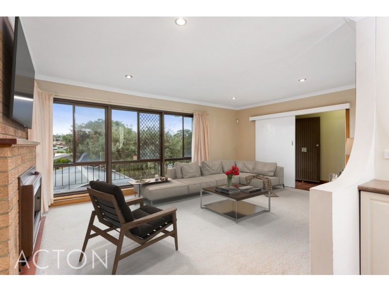 3 Hereford Place, Spearwood WA 6163