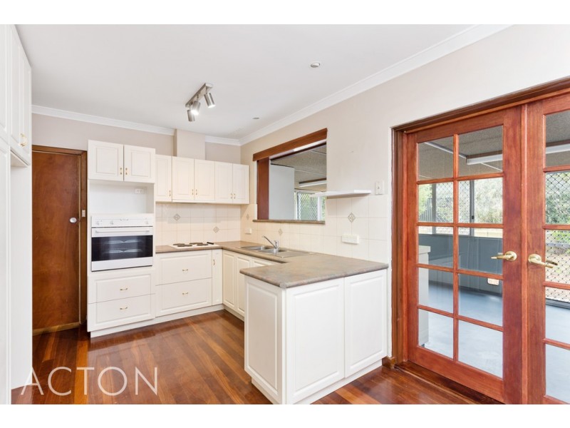 3 Hereford Place, Spearwood WA 6163