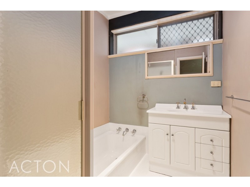 3 Hereford Place, Spearwood WA 6163