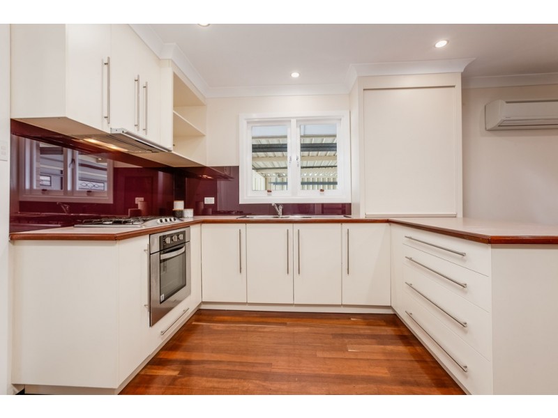 9 Canham Way, Orelia WA 6167