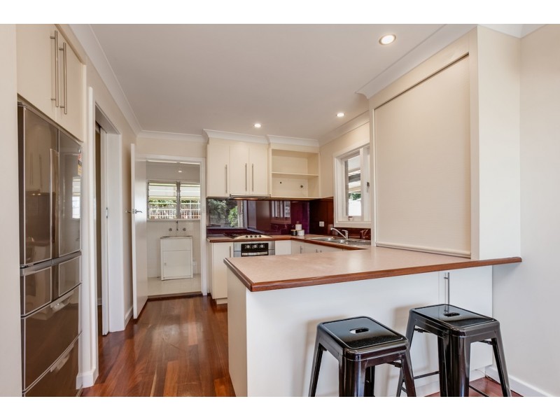 9 Canham Way, Orelia WA 6167