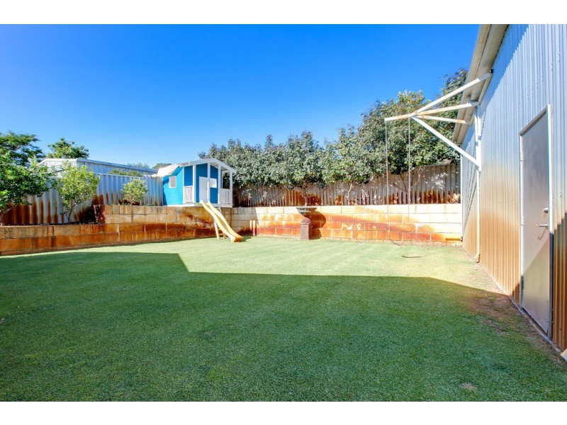 9 Canham Way, Orelia WA 6167