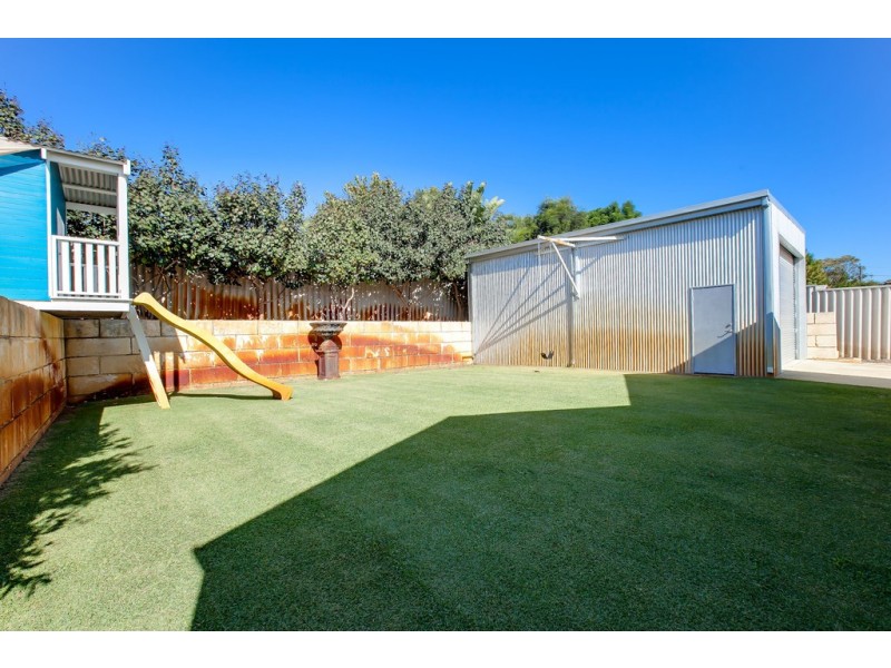 9 Canham Way, Orelia WA 6167