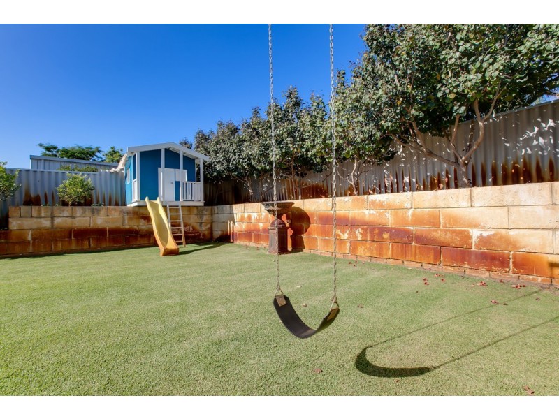 9 Canham Way, Orelia WA 6167