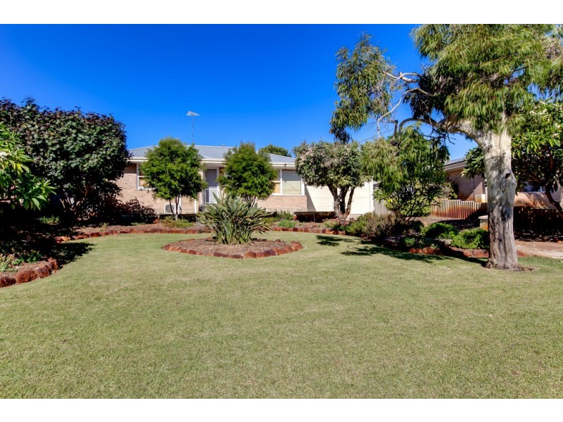 9 Canham Way, Orelia WA 6167