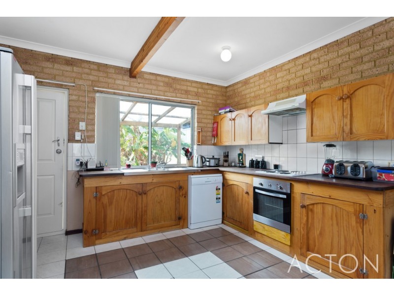 35 Fairbairn Road, Coogee WA 6166