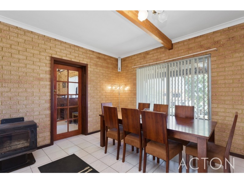 35 Fairbairn Road, Coogee WA 6166