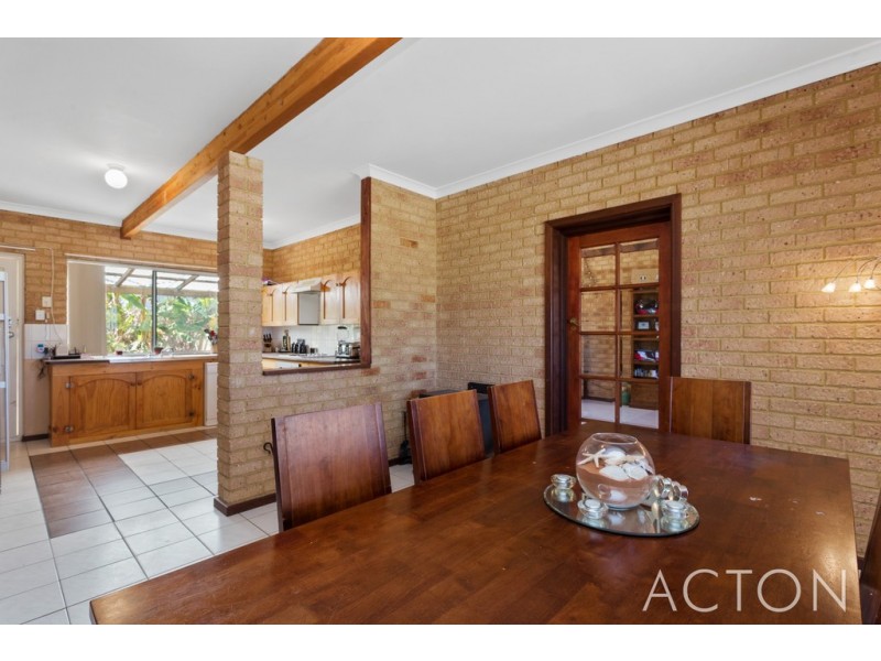 35 Fairbairn Road, Coogee WA 6166