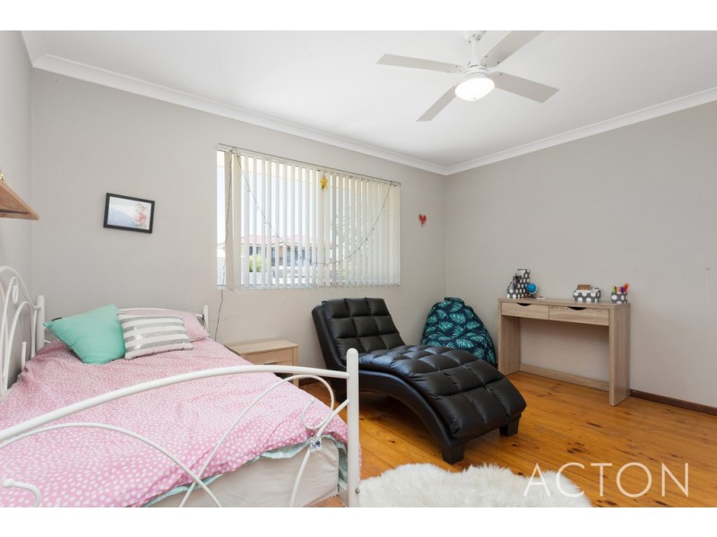 35 Fairbairn Road, Coogee WA 6166