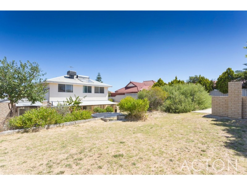 35 Fairbairn Road, Coogee WA 6166