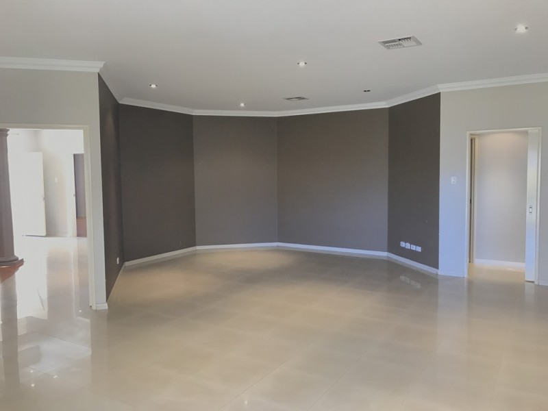 20 Riverina Parade, Munster WA 6166