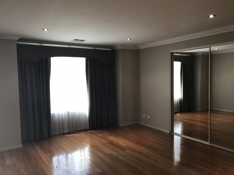 20 Riverina Parade, Munster WA 6166