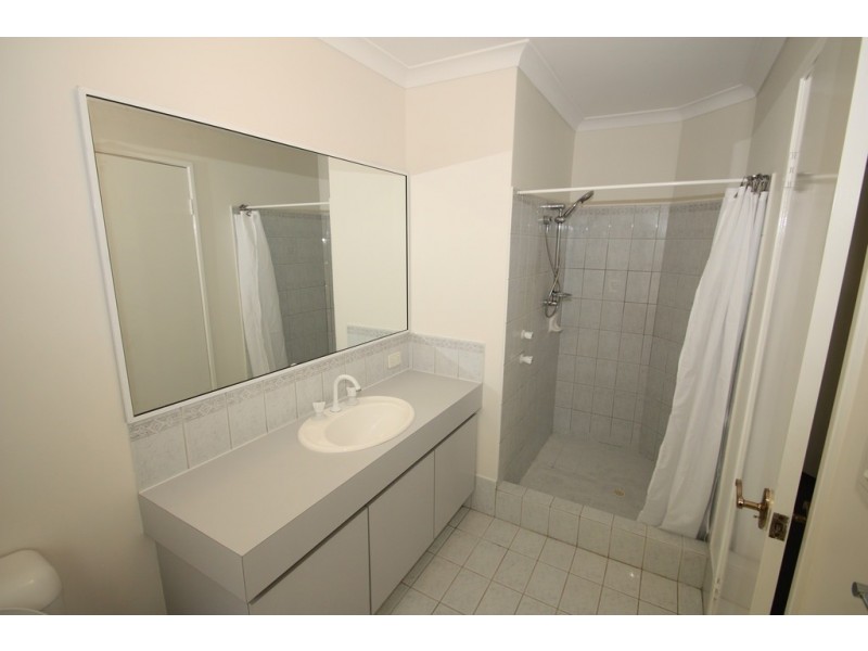 2 Derwent Crescent, Success WA 6164