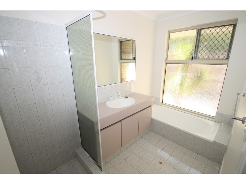 2 Derwent Crescent, Success WA 6164