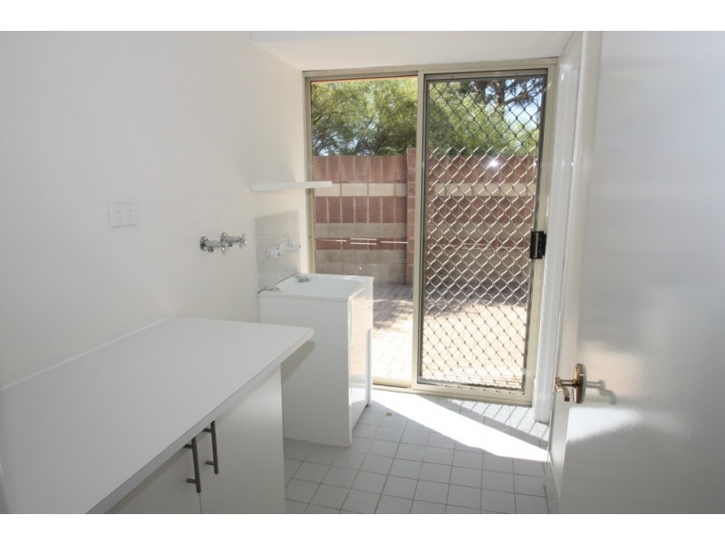 2 Derwent Crescent, Success WA 6164