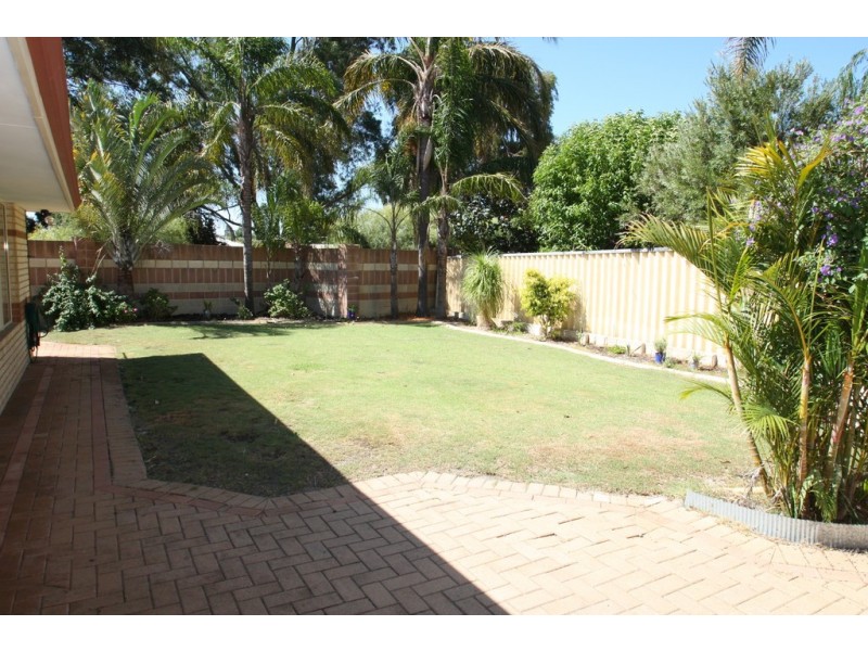 2 Derwent Crescent, Success WA 6164