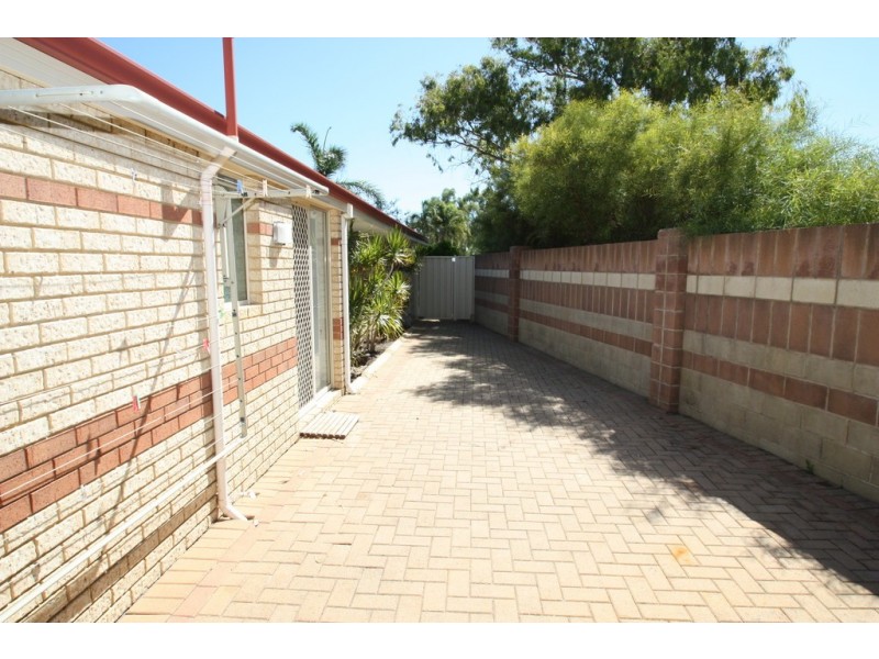 2 Derwent Crescent, Success WA 6164