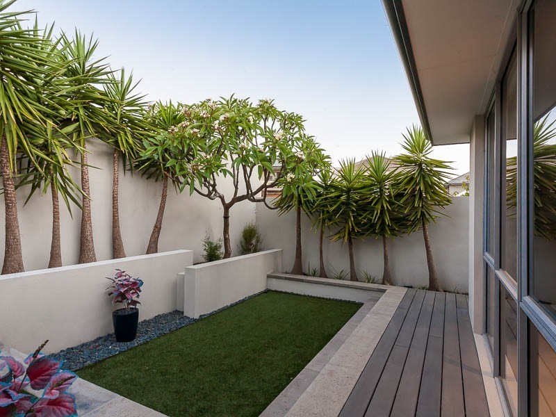 20 Orsino Boulevard, North Coogee WA 6163