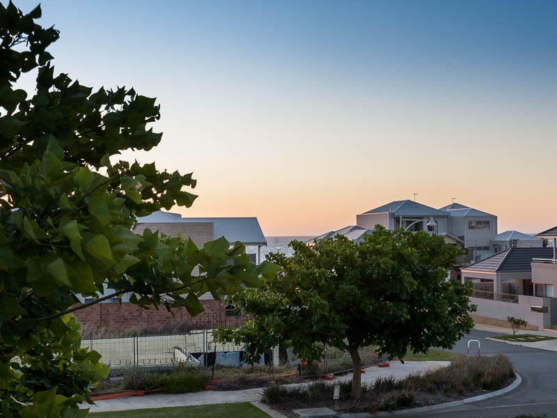 20 Orsino Boulevard, North Coogee WA 6163