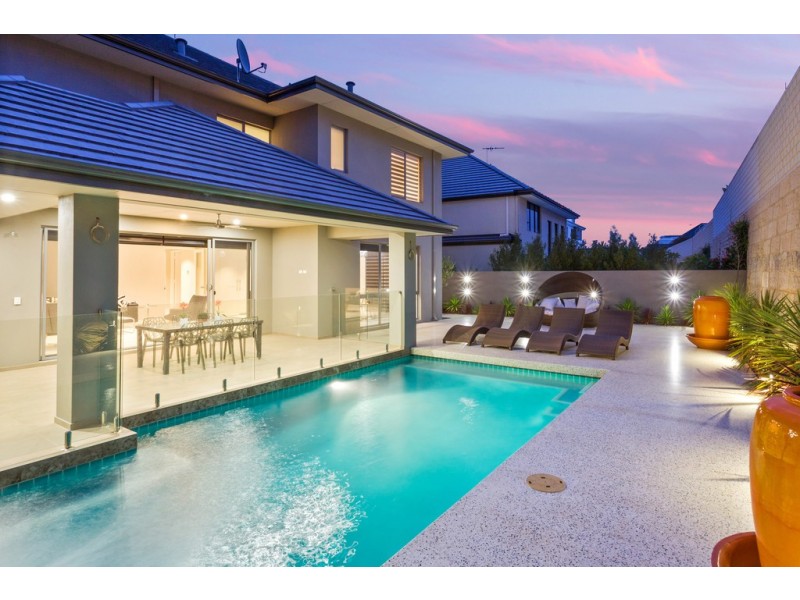 6 Hydaspe Vista, North Coogee WA 6163