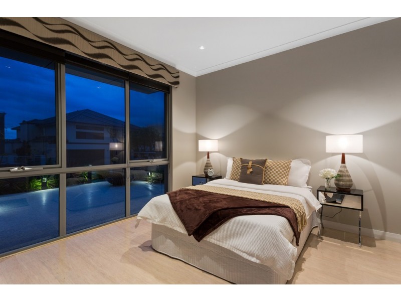 6 Hydaspe Vista, North Coogee WA 6163