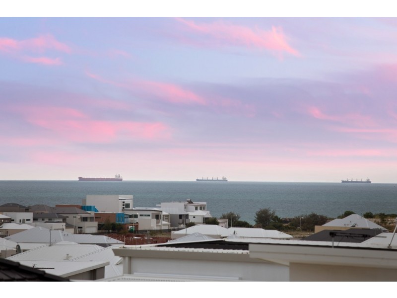 6 Hydaspe Vista, North Coogee WA 6163