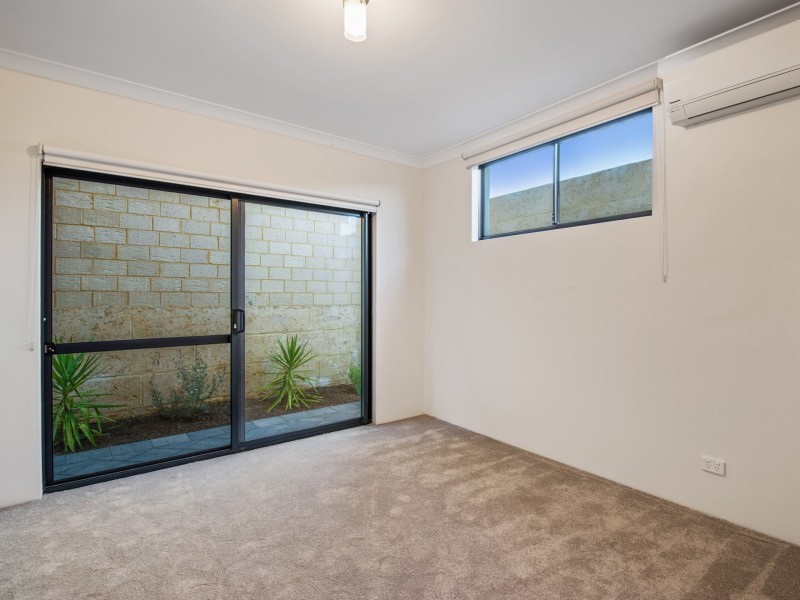 44 Lullworth Terrace, North Coogee WA 6163