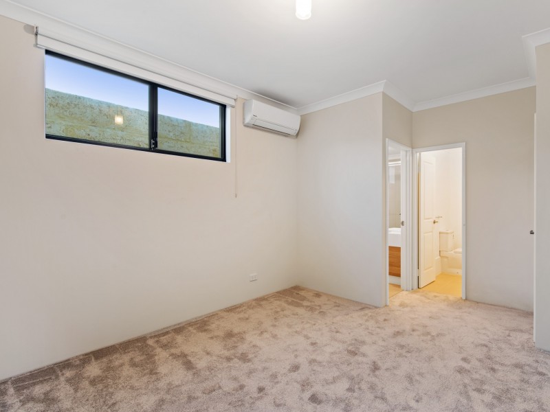 44 Lullworth Terrace, North Coogee WA 6163